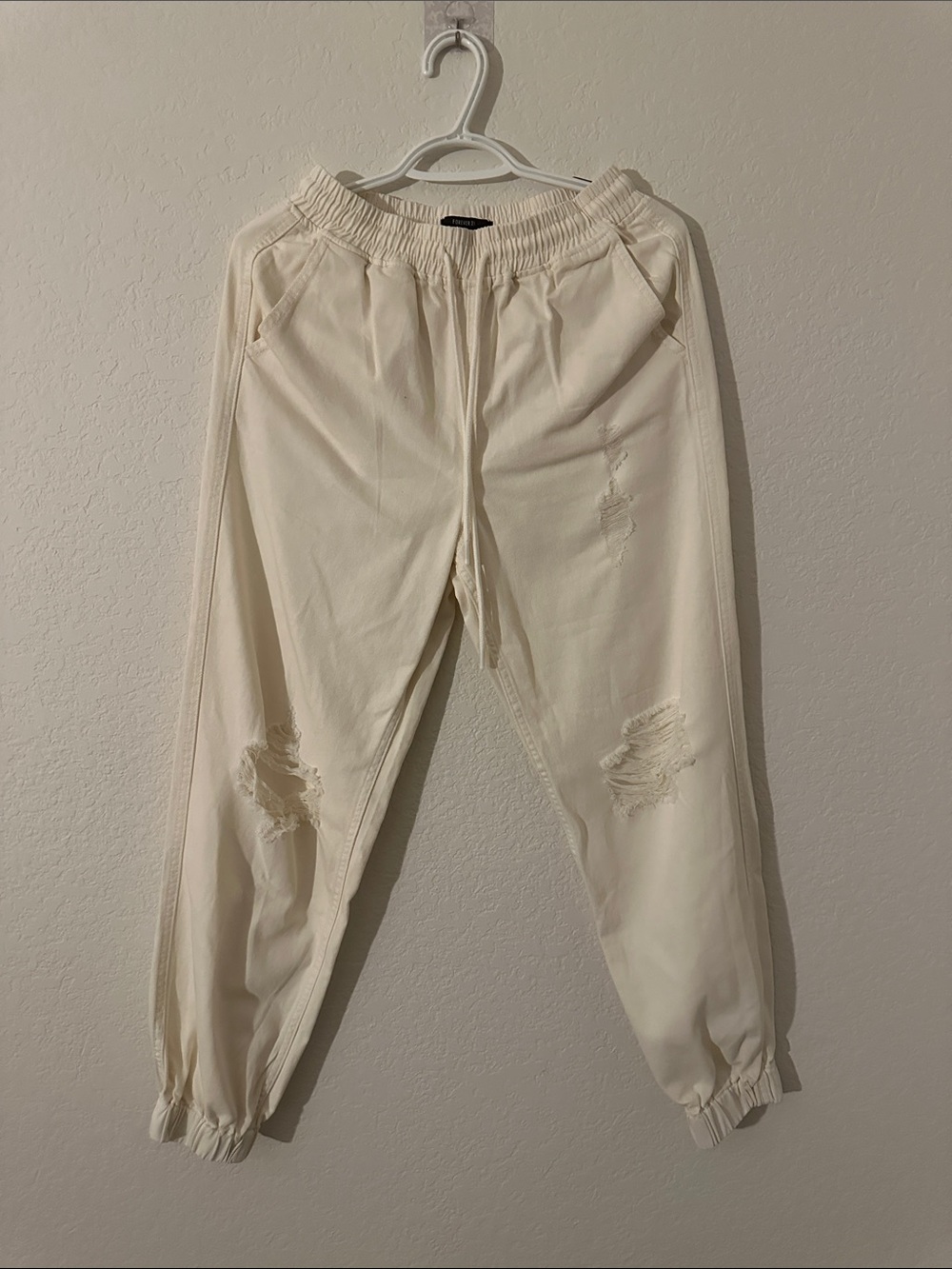 Forever 21 Women’s Cream Distressed Sweatpants